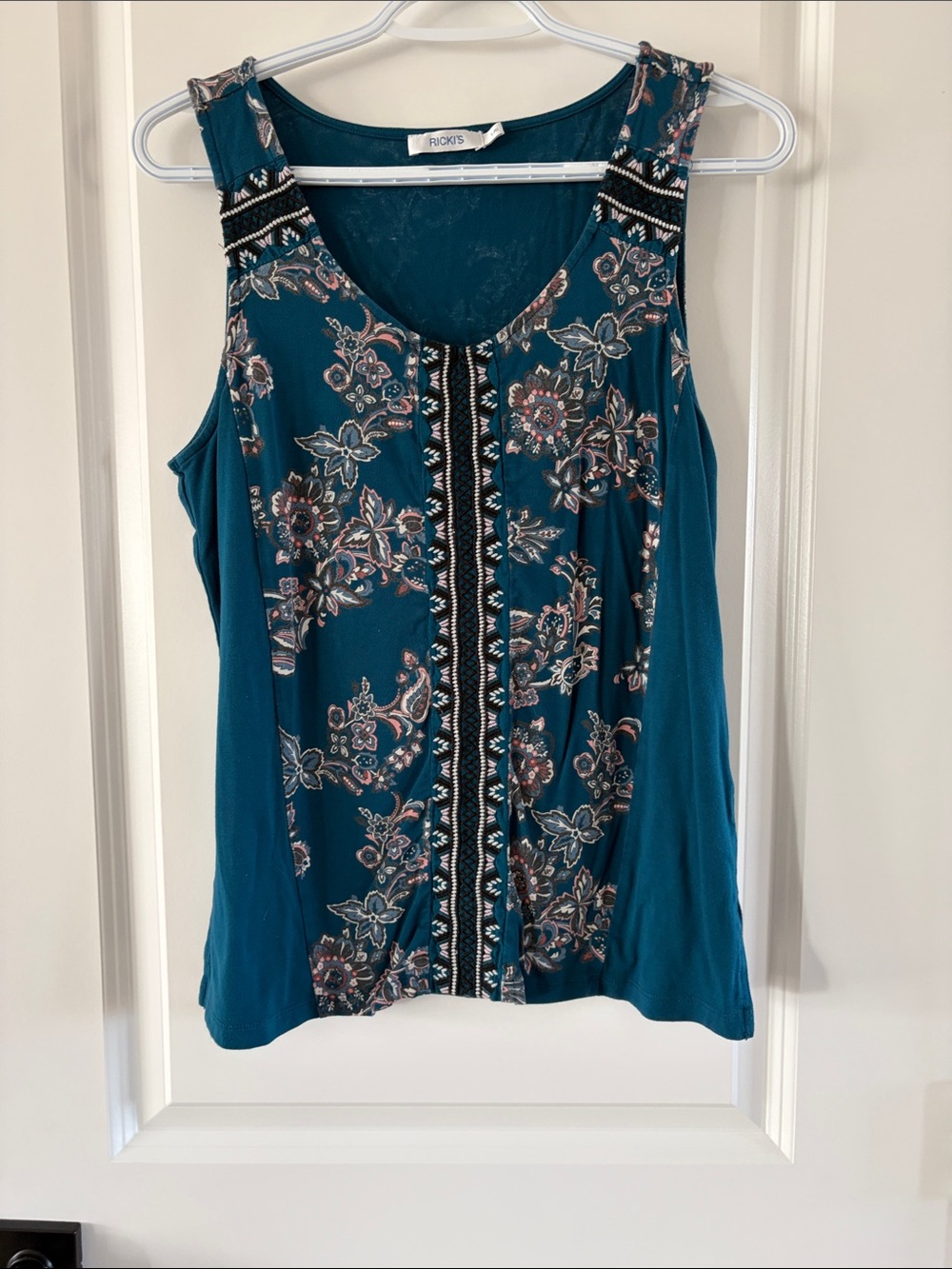 Ricki's Teal Floral Embroidered-Detail Sleeveless Tank